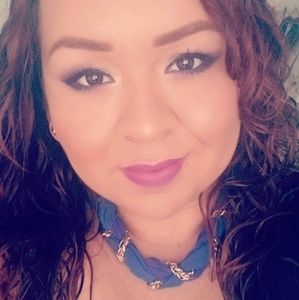 Meet your Posher, Ana